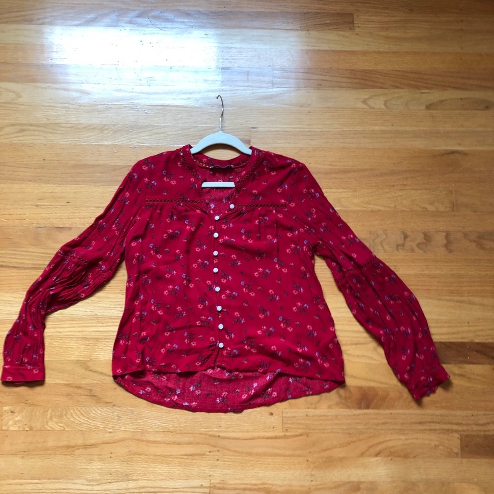 Cute Hollister red button down long sleeve